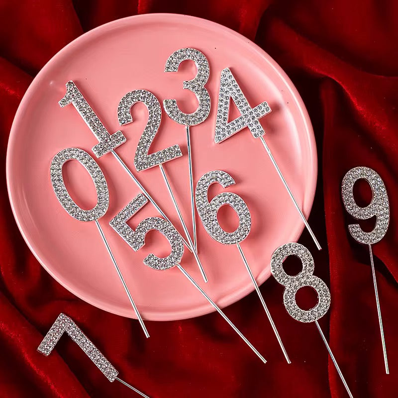 زينة كعكة رقمية فضية مرصعة بأحجار الراين